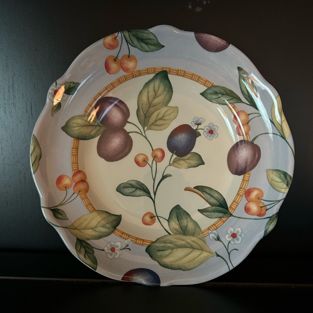 Princess House - “Fruit on the Vine”, 4 - 9” Salad Plates